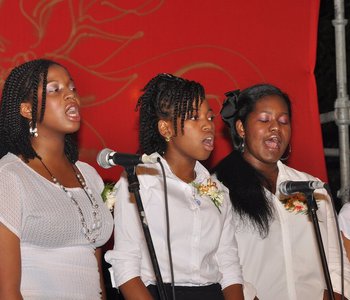 Birdsong_Christmas_Concert__2012__.focus-none.width-1400_oCGTeQ1.JPG